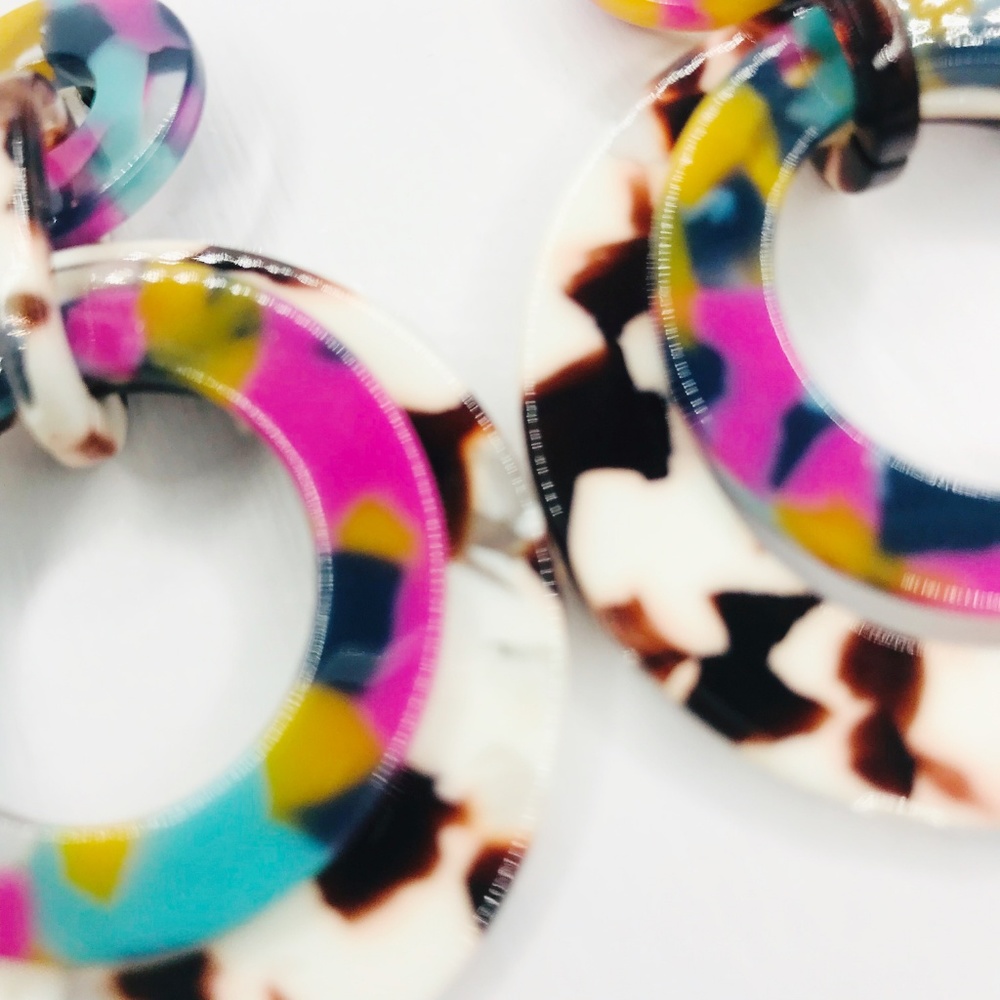 RESTOCKED Banded Hoop Earrings in Pink and Brown - Picture 2 of 8